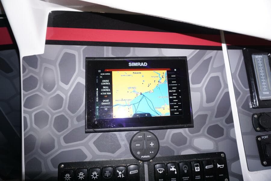 1998 32 Active Thunder 32 CC Ms. Rita Helm  (5)