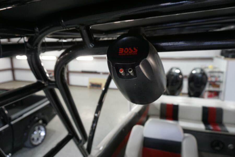 1998 32 Active Thunder 32 CC Ms. Rita Canvas Top Speakers (3)