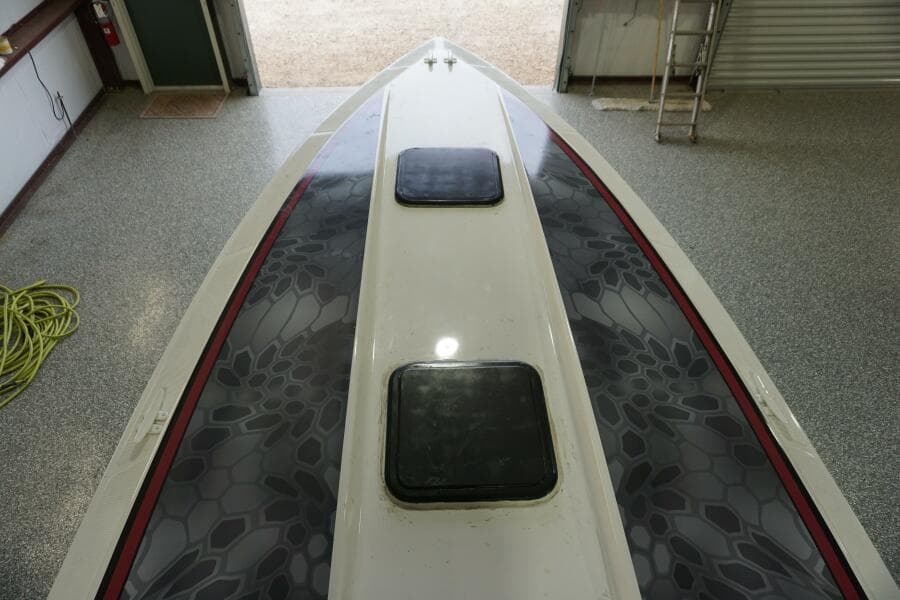 1998 32 Active Thunder 32 CC Ms. Rita Bow