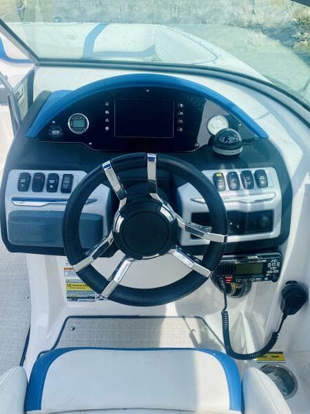 2016 Regal 22 Fasdeck