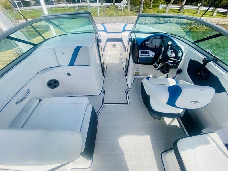 2016 Regal 22 Fasdeck