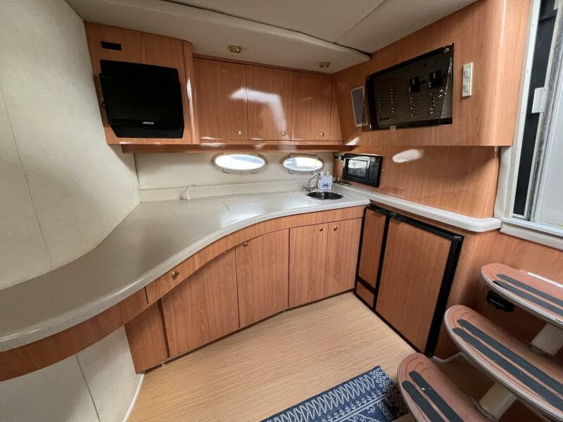 2000 Regal 4160 Commodore