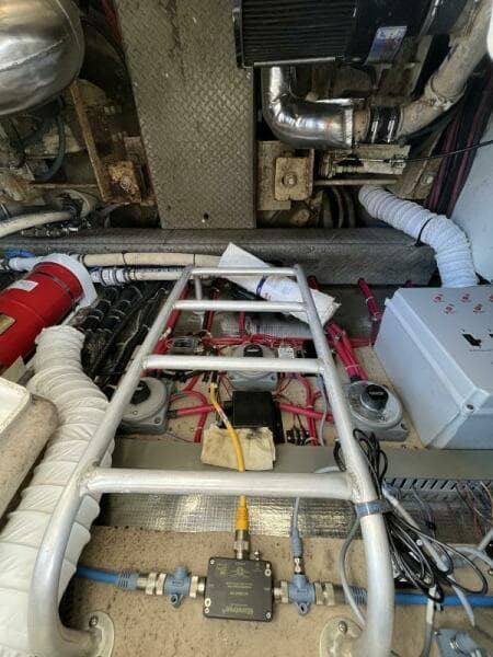 2000 Regal 4160 Commodore