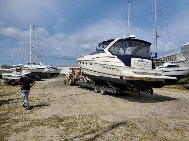 2000 Regal 4160 Commodore