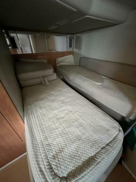 2000 Regal 4160 Commodore