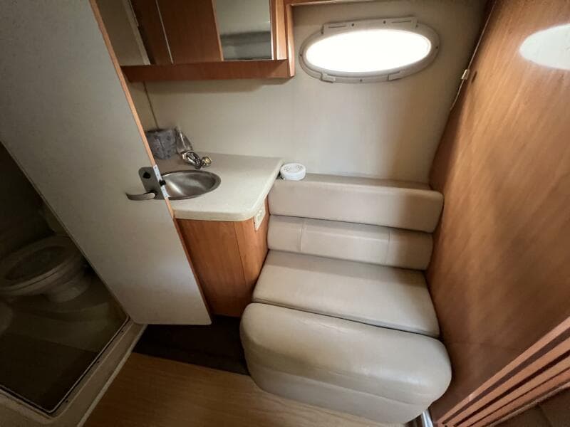 2000 Regal 4160 Commodore