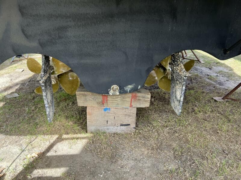 2000 Regal 4160 Commodore