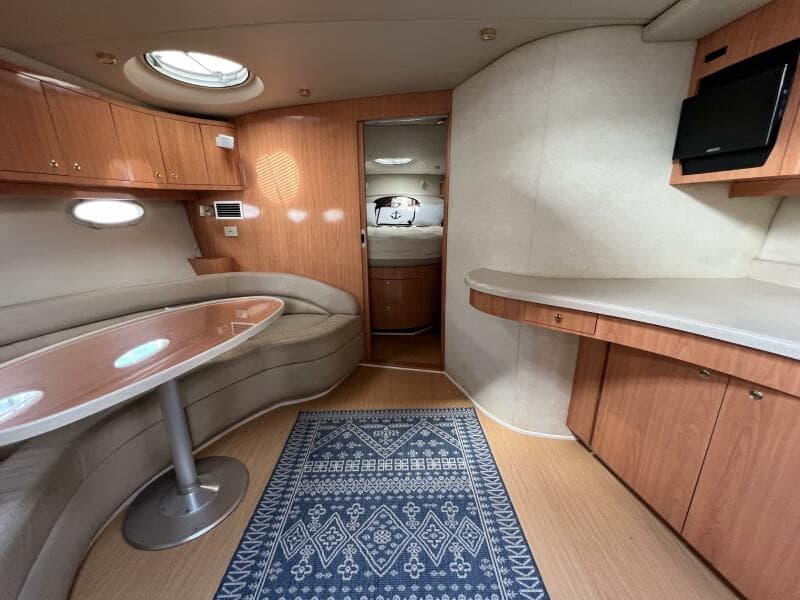 2000 Regal 4160 Commodore