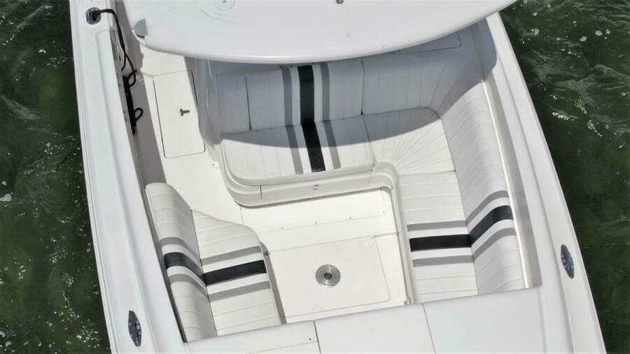 2011 Intrepid 323 Cuddy