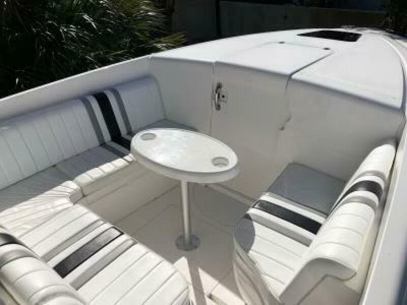 2011 Intrepid 323 Cuddy