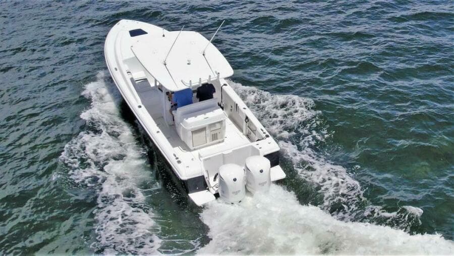 2011 Intrepid 323 Cuddy