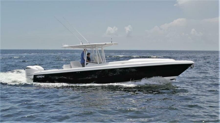 2011 Intrepid 323 Cuddy