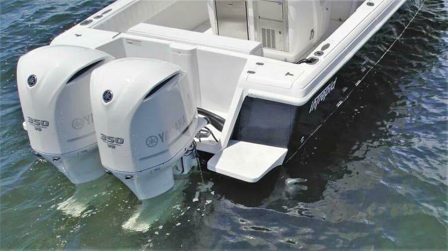 2011 Intrepid 323 Cuddy