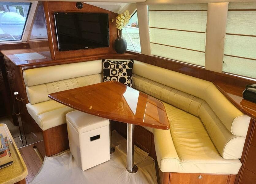 2009 Riviera 47 Enclosed Flybridge Series II