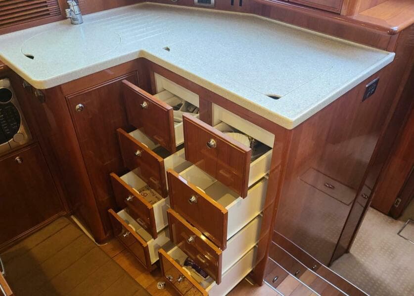 2009 Riviera 47 Enclosed Flybridge Series II