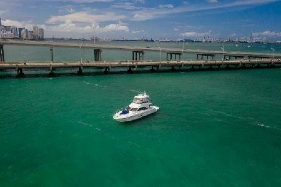 2007 Sea Ray 520 Sedan Bridge