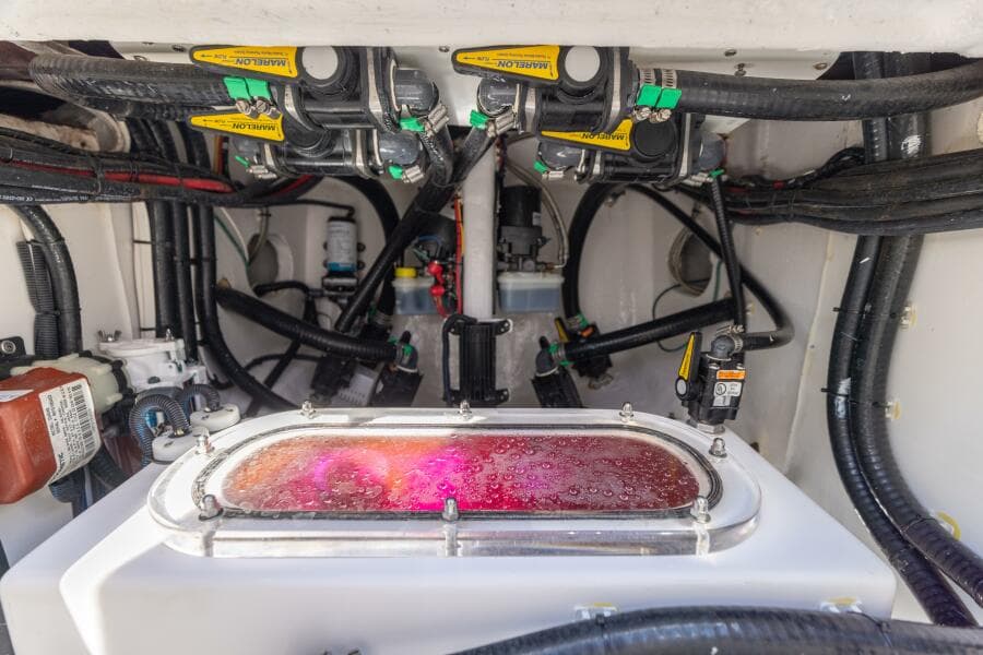 2021 Contender 39 FA