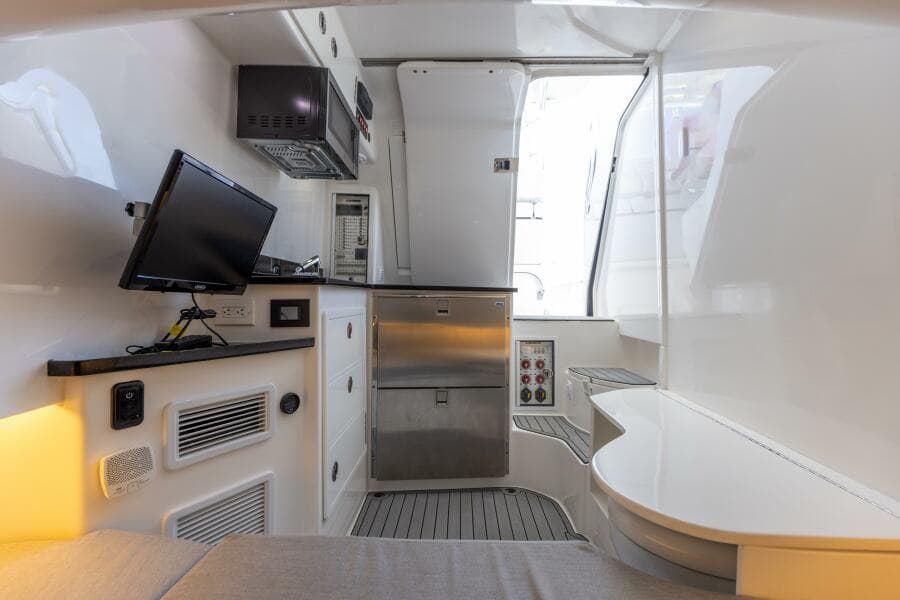 2021 Contender 39 FA