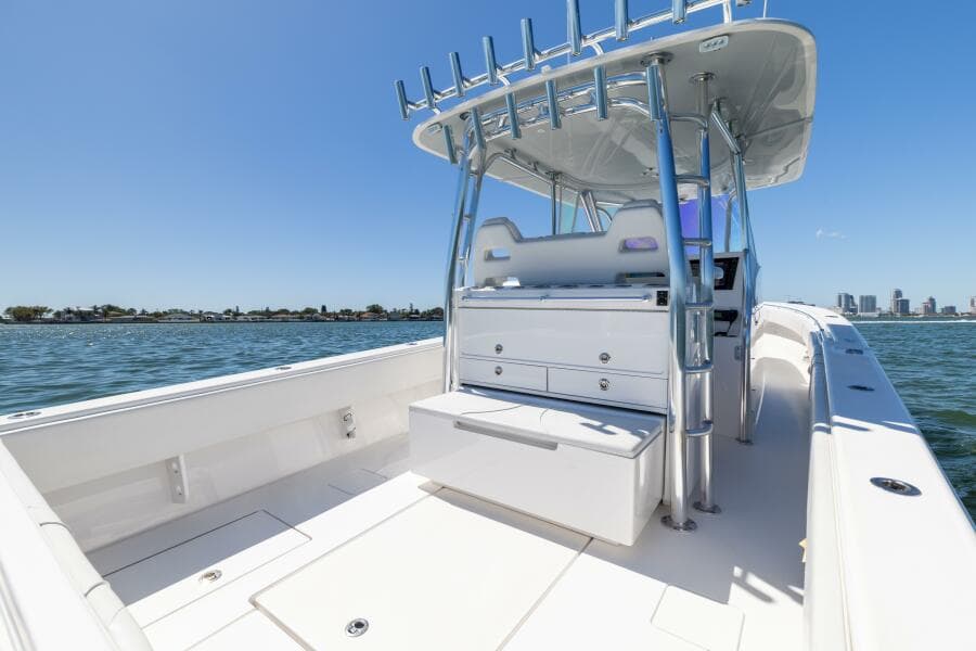 2021 Contender 39 FA