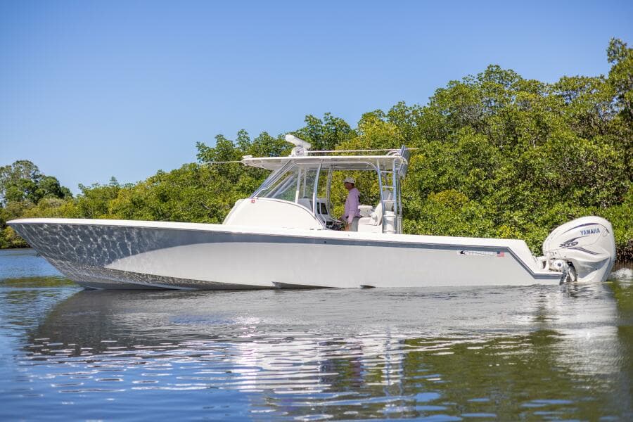 2021 Contender 39 FA