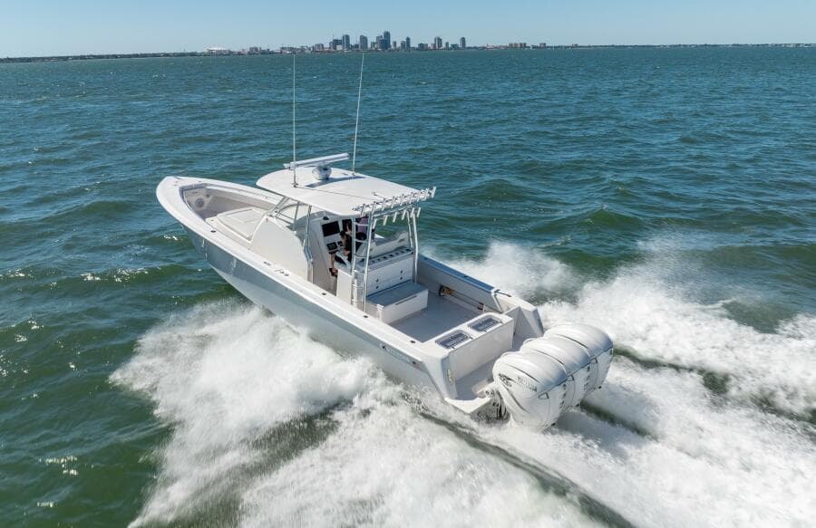 2021 Contender 39 FA