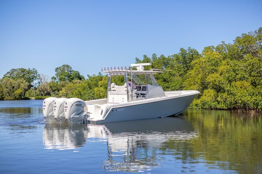 2021 Contender 39 FA