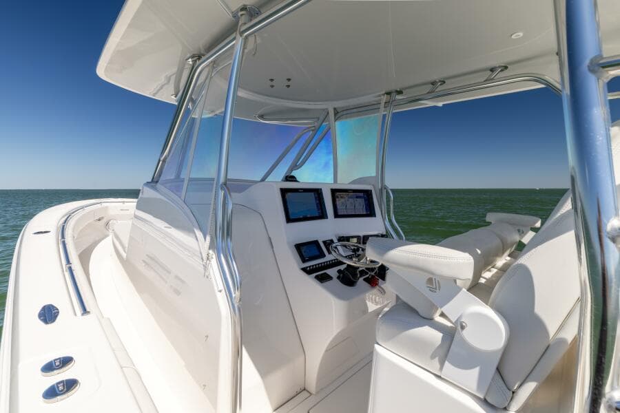 2021 Contender 39 FA