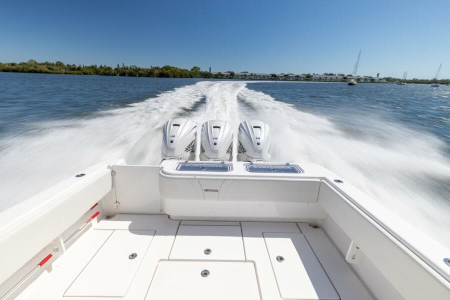 2021 Contender 39 FA