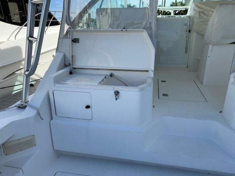 2000 Cabo 35 Express