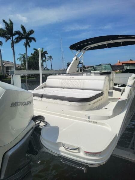 2019 Sea Ray SDX 270 Outboard