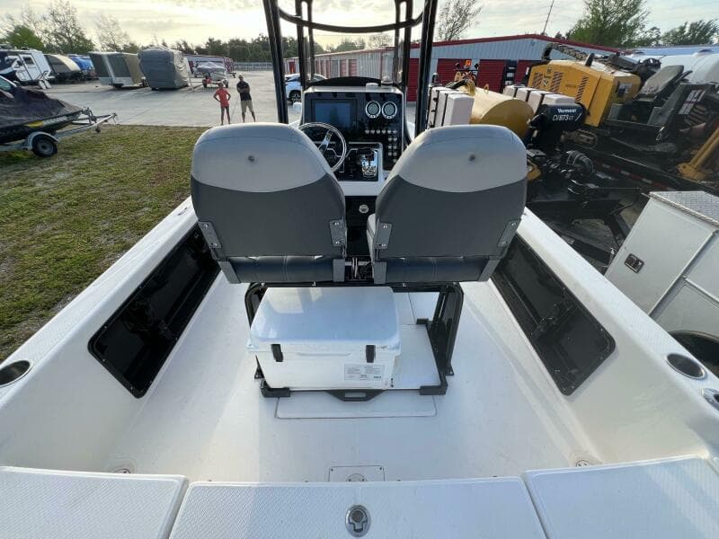 2016 Blue Wave 2400 Pure Bay