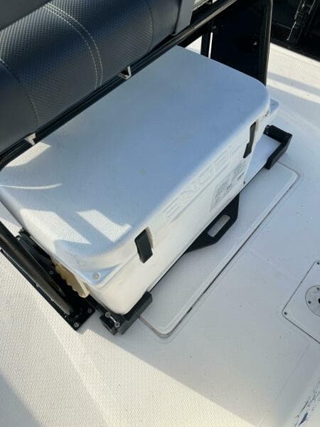 2016 Blue Wave 2400 Pure Bay