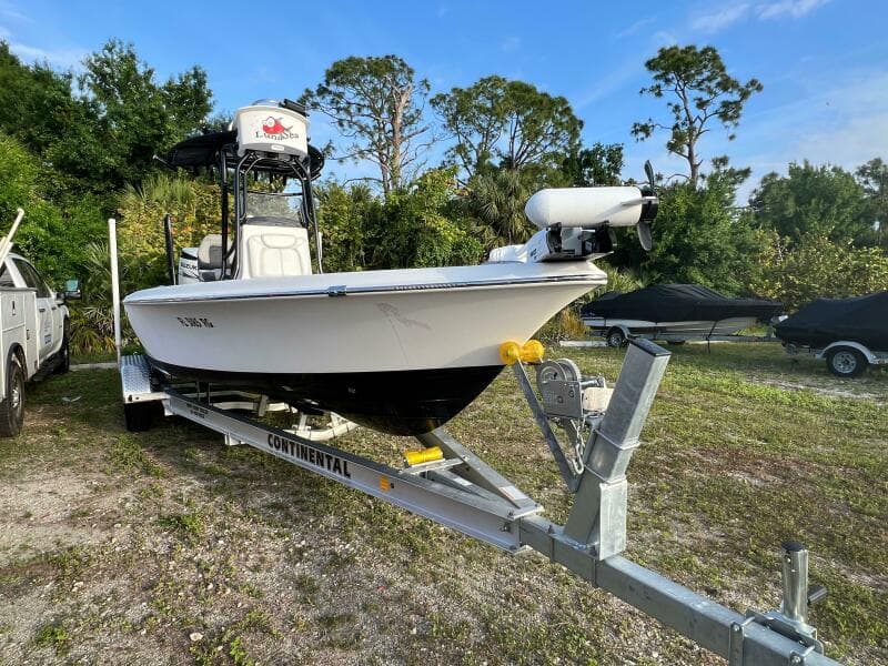 2016 Blue Wave 2400 Pure Bay