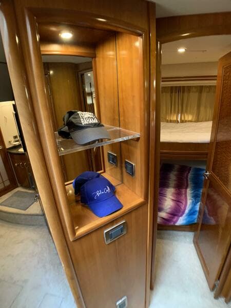 2006 Carver 56 Voyager