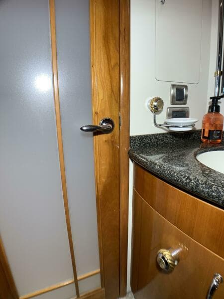 2006 Carver 56 Voyager