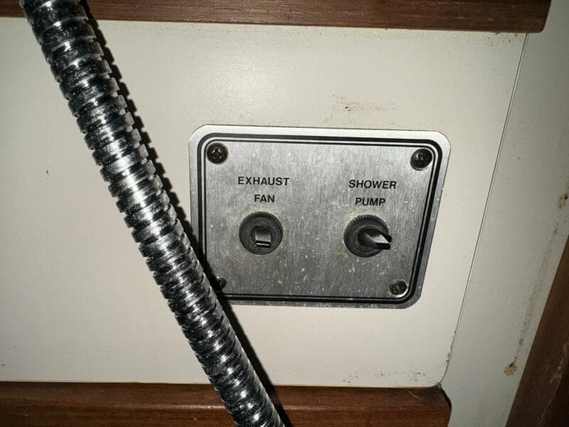 1990 Carver Mariner 3297