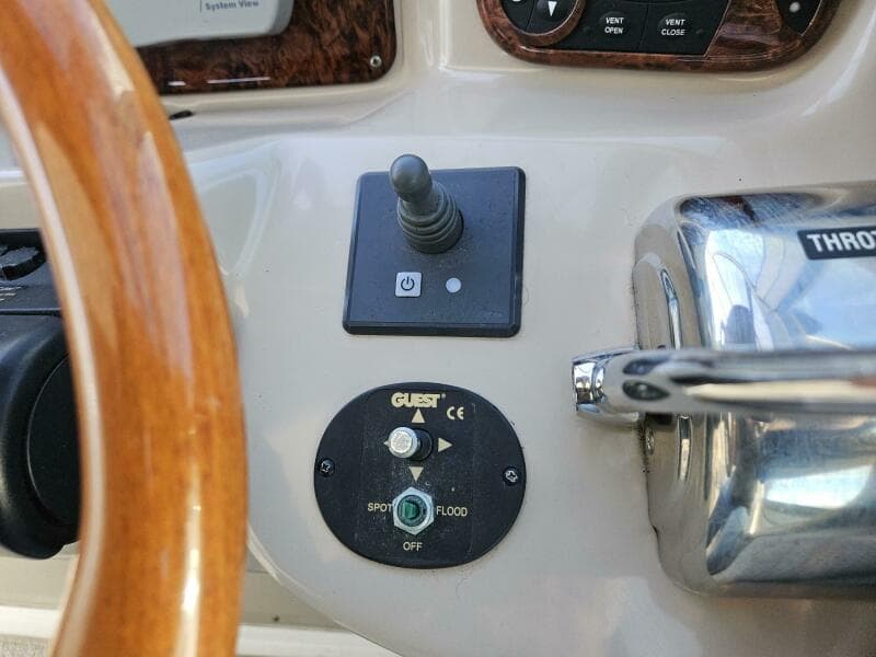 2004 Sea Ray 320