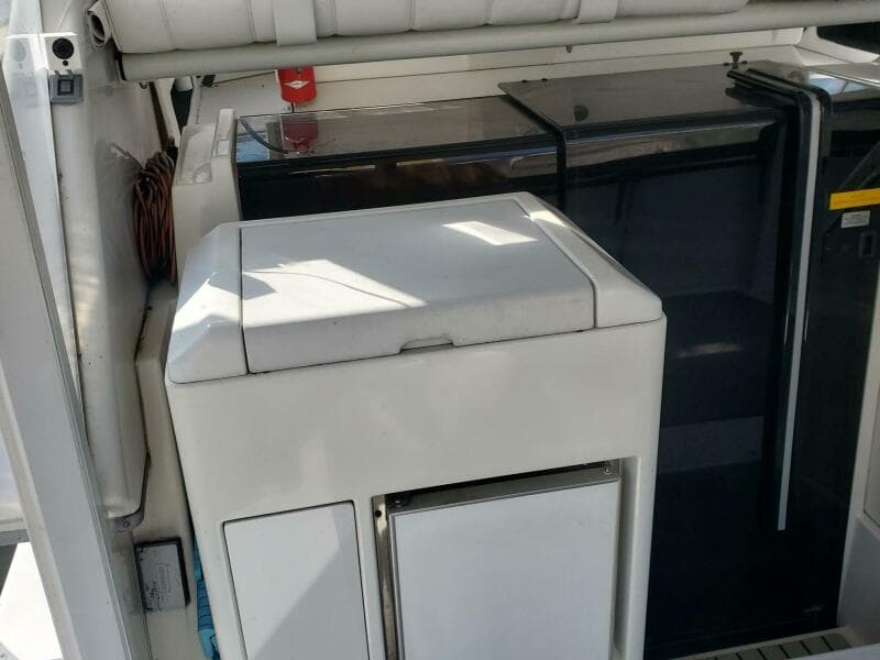 1996 Carver 355 - Photo 24