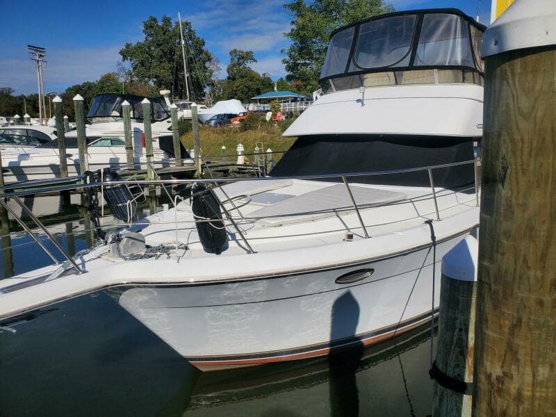 1996 Carver 355 - Photo 5