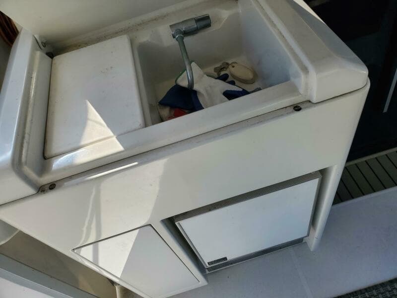 1996 Carver 355 - Photo 12