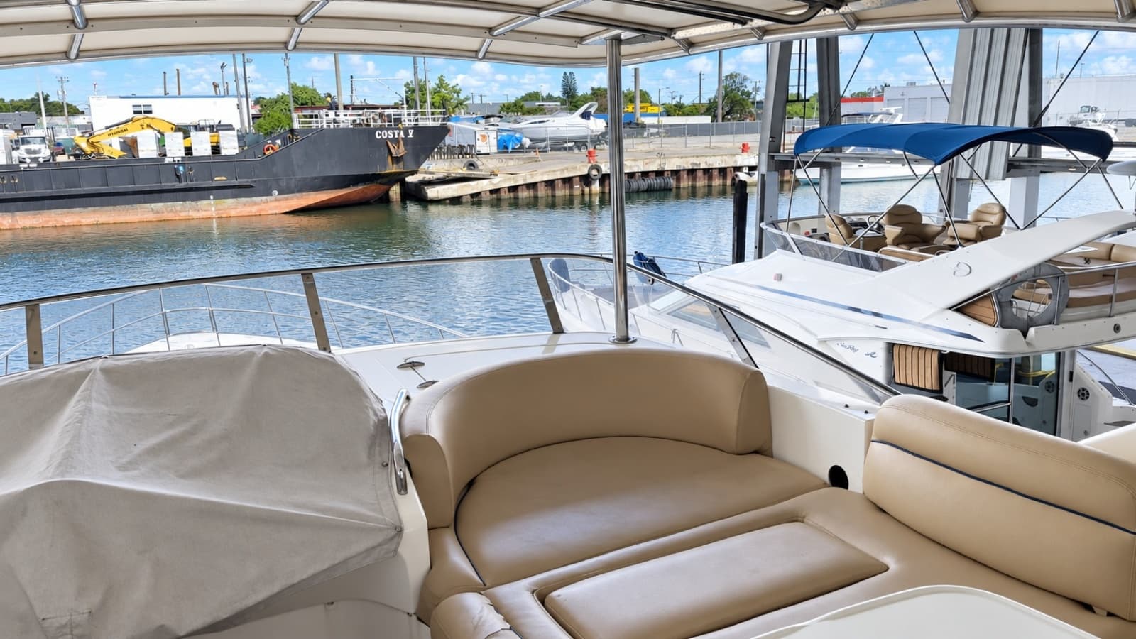 2004 Azimut 62 - Photo 23