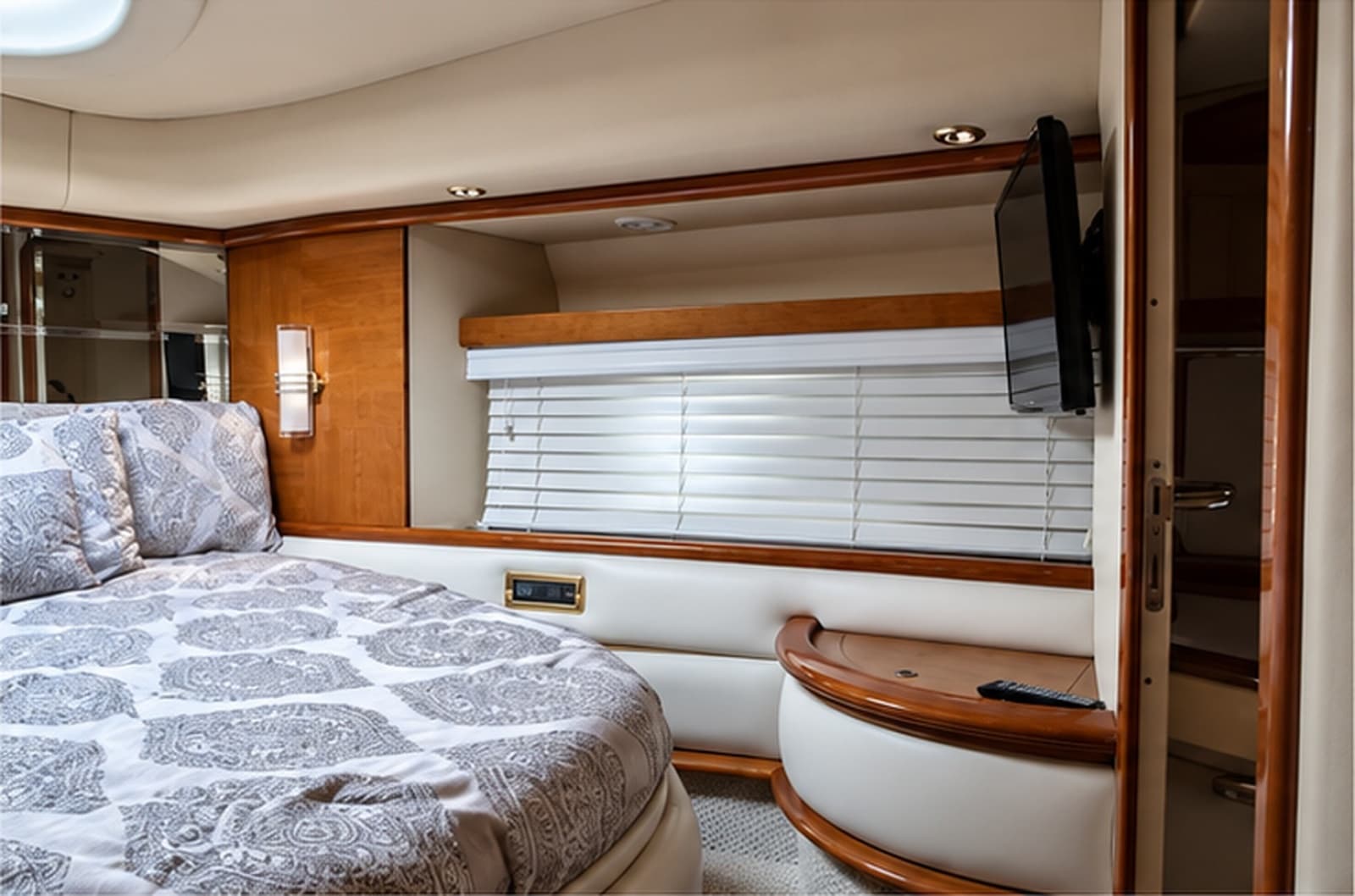 2004 Azimut 62 - Photo 15