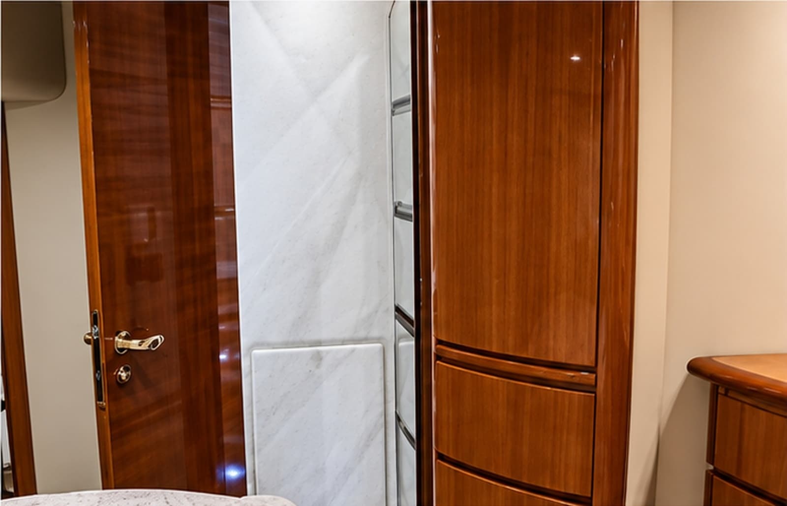 2004 Azimut 62 - Photo 22