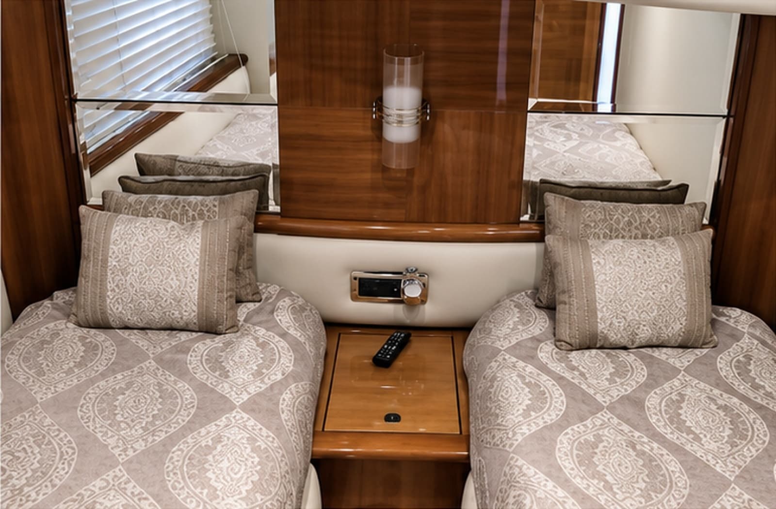 2004 Azimut 62 - Photo 19