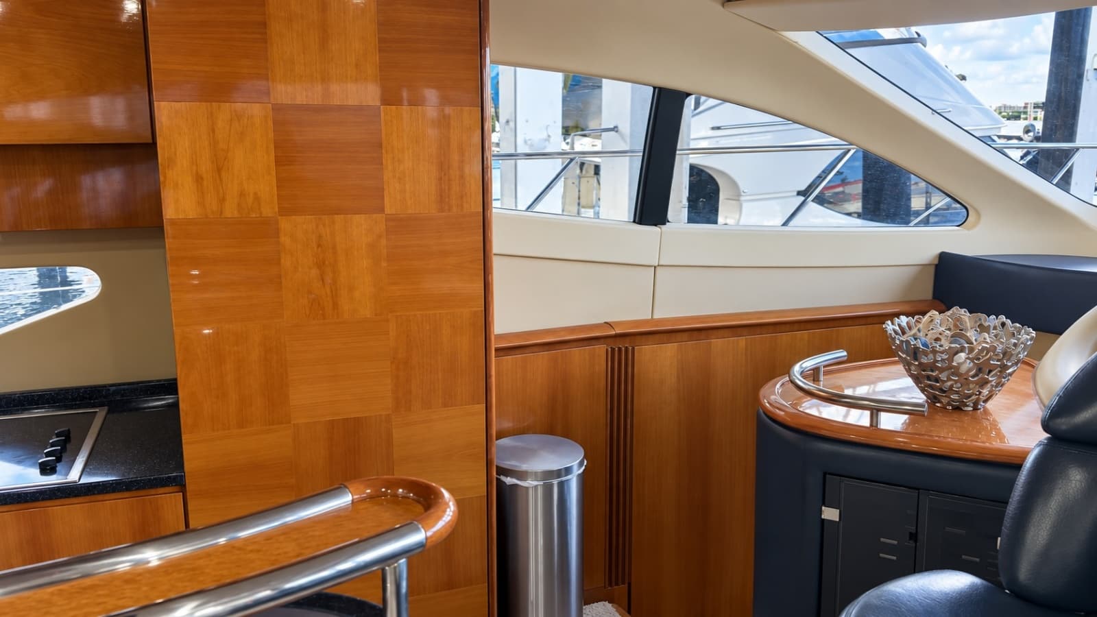 2004 Azimut 62 - Photo 35