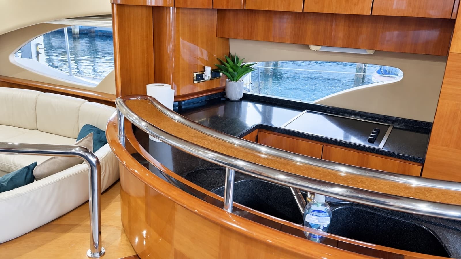 2004 Azimut 62 - Photo 33