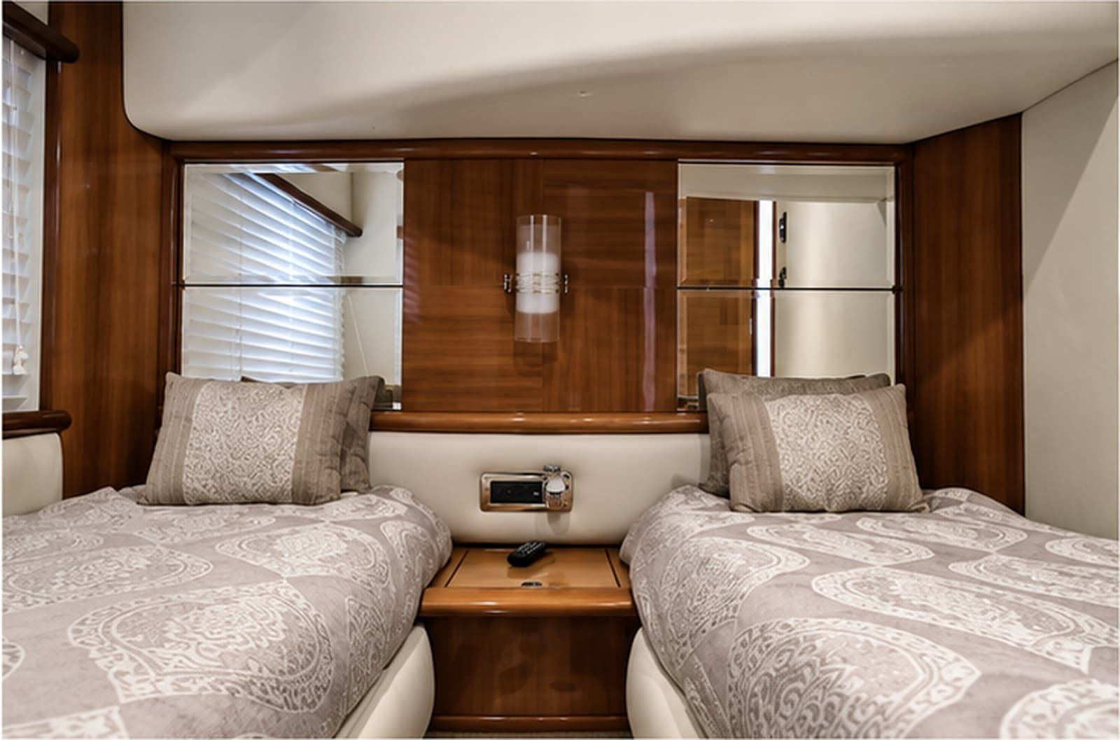 2004 Azimut 62 - Photo 20