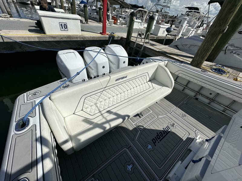 2002 Intrepid 377 Walkaround Cuddy