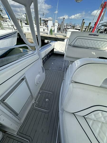 2002 Intrepid 377 Walkaround Cuddy