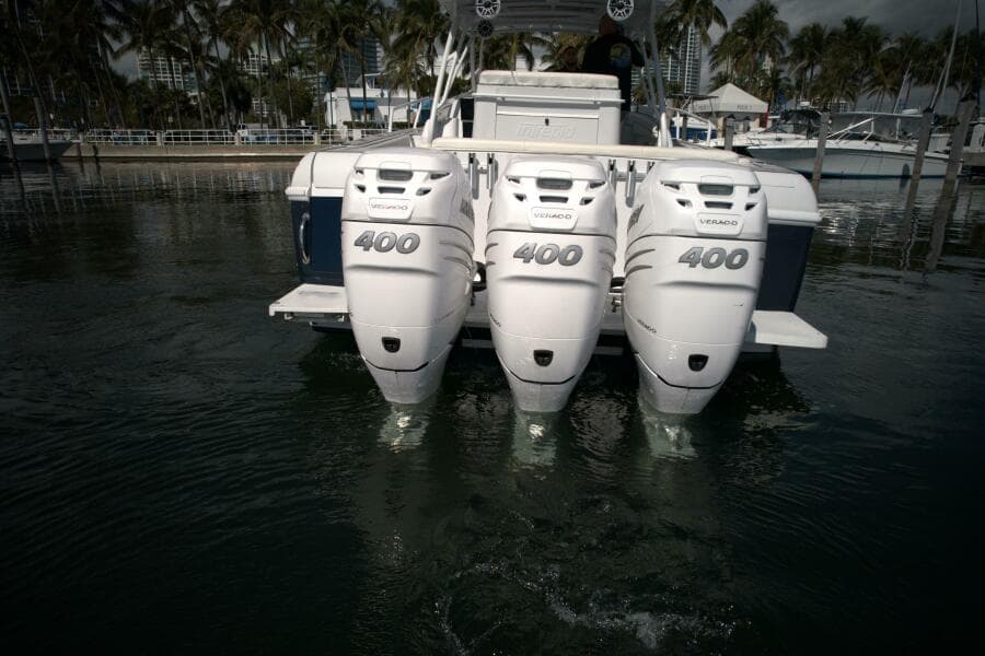 2002 Intrepid 377 Walkaround Cuddy